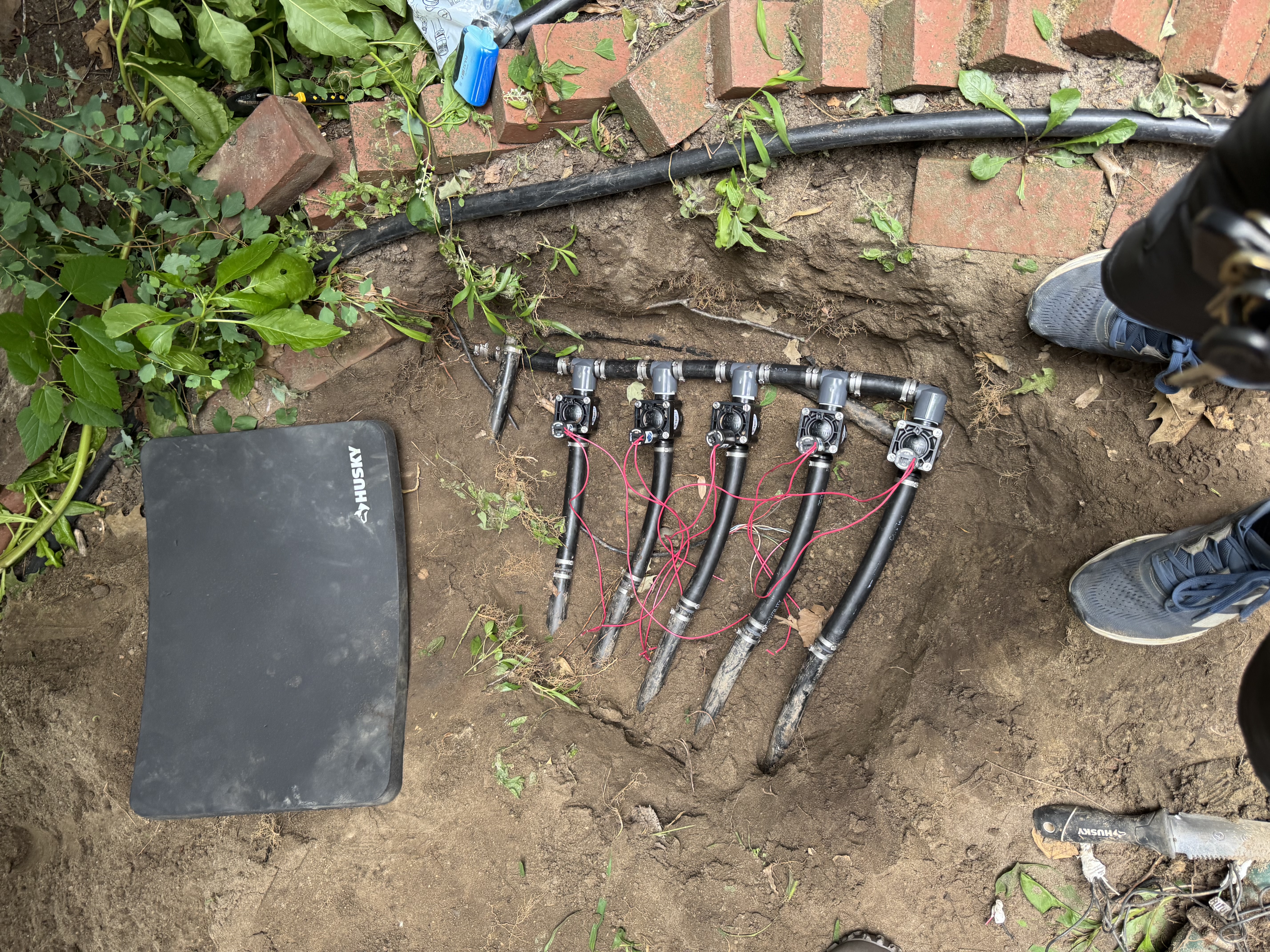 Hunter PGV Residential Sprinkler Valve Guide: Models, Connections, Wiring, Manifold Installation, Service, and Replacement